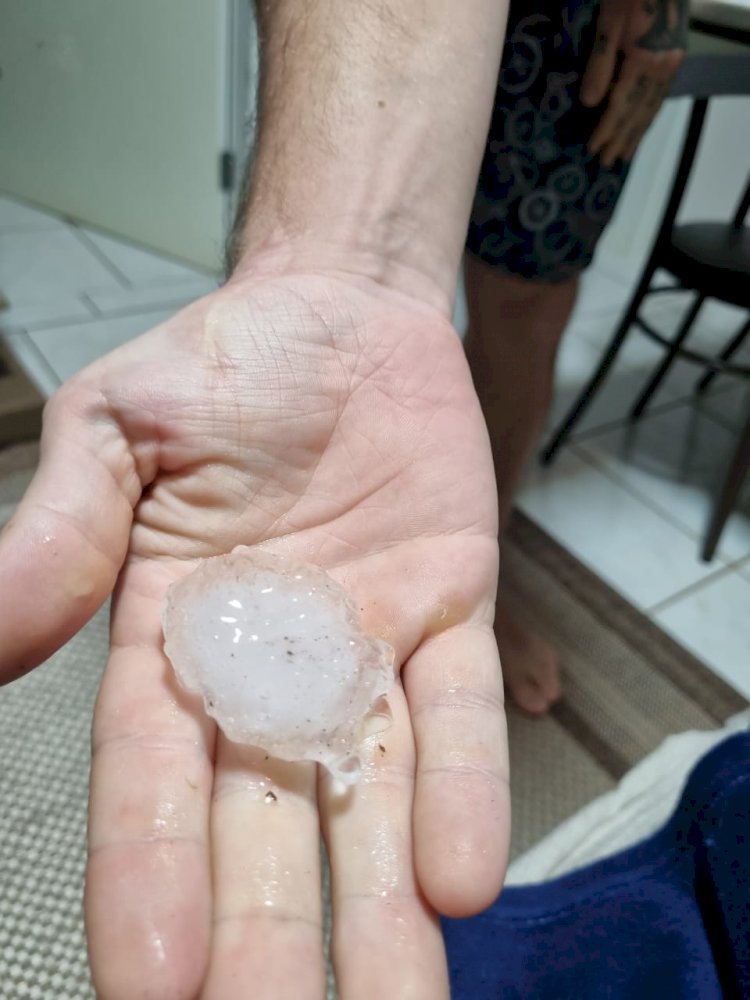 Chuva de granizo em Itapiranga.