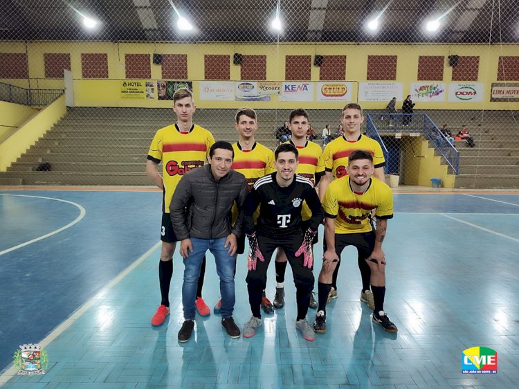 Aconteceu no último sábado, (19), no ginásio Municipal Valmei Ertel as semifinais do Campeonato Municipal de Futsal