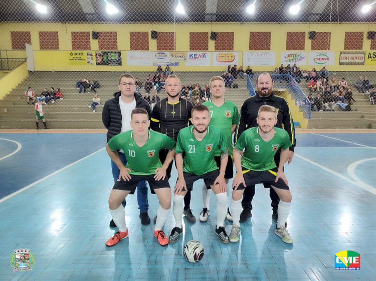 Aconteceu no último sábado, (19), no ginásio Municipal Valmei Ertel as semifinais do Campeonato Municipal de Futsal