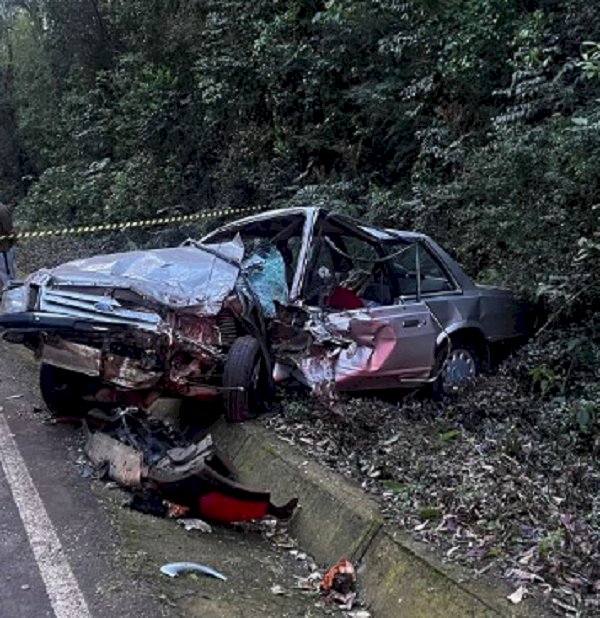 Acidente entre carros deixa vítima fatal na SC-283