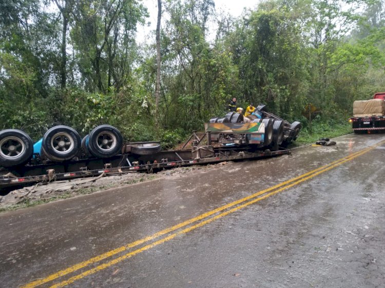 Acidente na BR-283 causa transtornos na pista