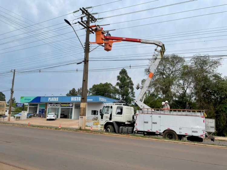 Colisões em postes causam prejuízos superiores a R$ 20 mil à Administração de SMOeste