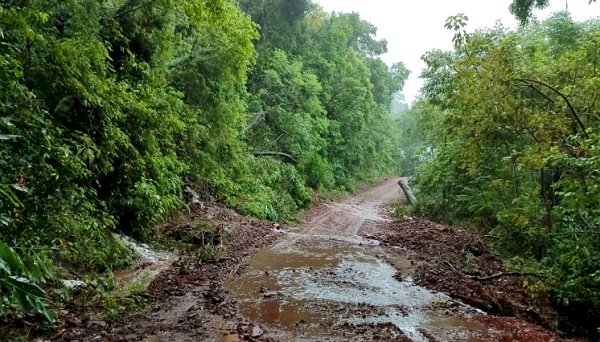 Chuvas causam estragos em rodovias de Mondaí