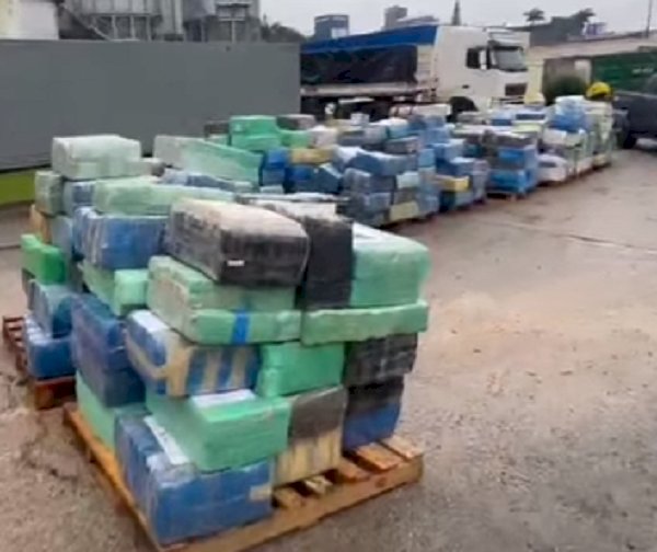 ​Carreta transportando 25 toneladas de maconha é interceptada em SC