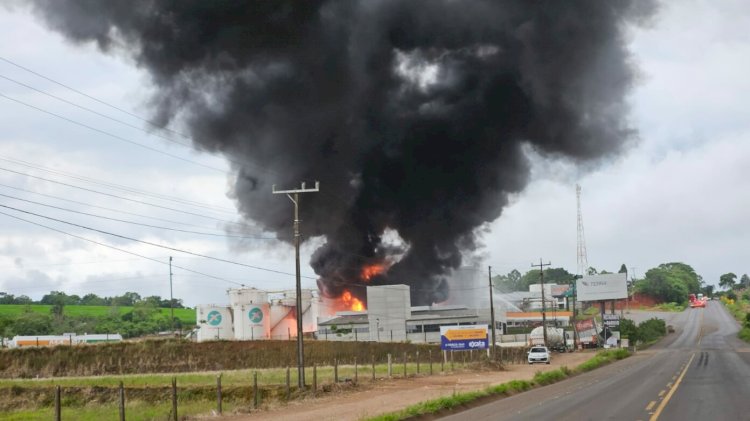 URGENTE: Incêndio atinge depósito da Maxsul em Chapecó