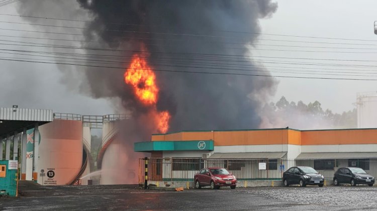 URGENTE: Incêndio atinge depósito da Maxsul em Chapecó