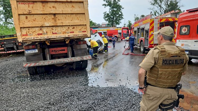 Grave colisão entre caminhões na SC-157 entre Chapecó e Coronel Freitas