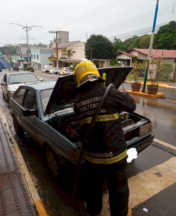 Incêndio atinge motor de veículo em Iporã do Oeste