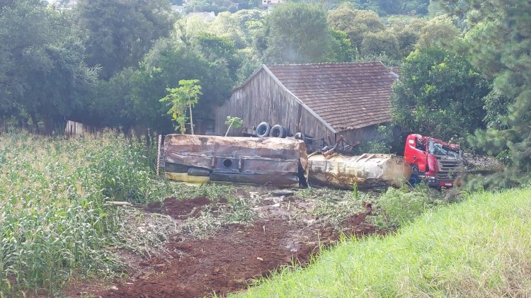 Motorista morre em grave acidente com carreta em Romelândia