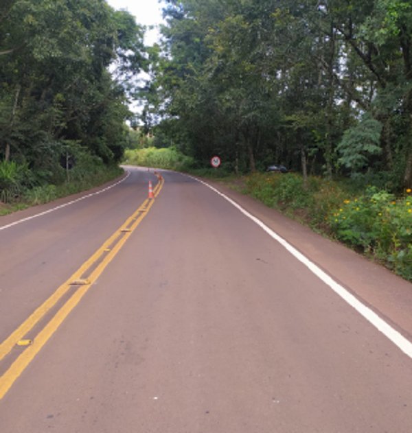 Veículo sai da pista na SC-386, em Iporã do Oeste