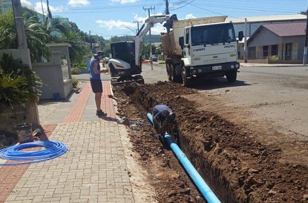 Mondaí recebe nova tubulação para levar água a 300 famílias