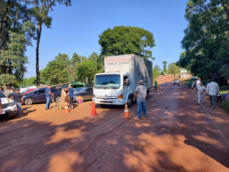 INDÍGENAS BLOQUEIAM A ERS-330 EM MIRAGUAÍ