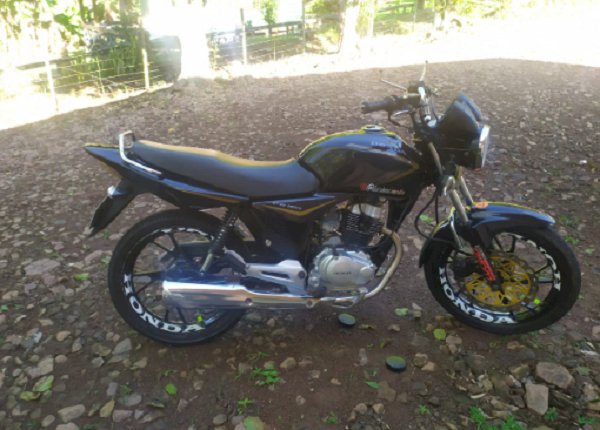 Acidente envolvendo motocicleta com placa de Mondaí deixa uma pessoa ferida