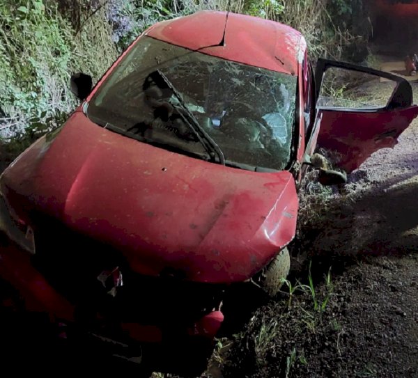 Homem fica ferido depois de saída de pista