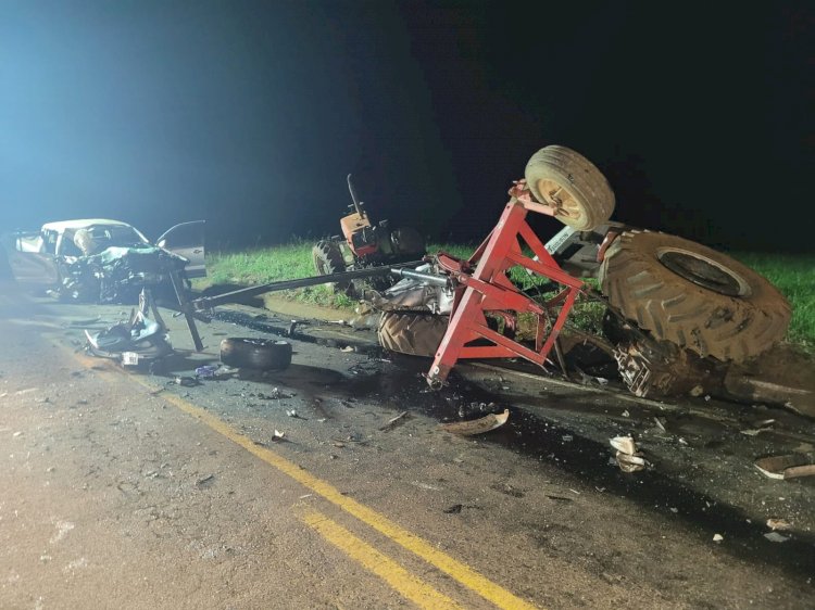 Acidente entre caminhonete e trator agrícola deixa dois feridos no Oeste de SC