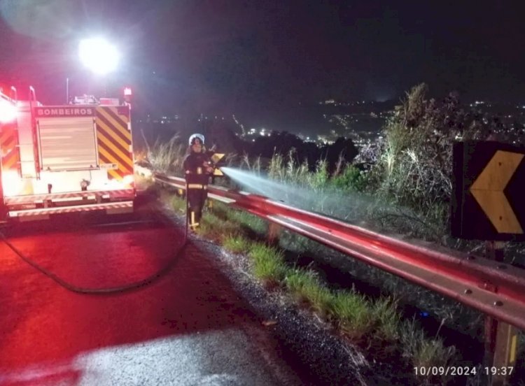 Bombeiros Voluntários Contêm Incêndio em Vegetação na RSC-163, em Barra do Guarita