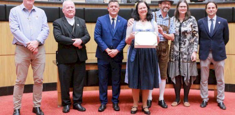 Itapiranga e São João do Oeste recebem homenagem na Alesc