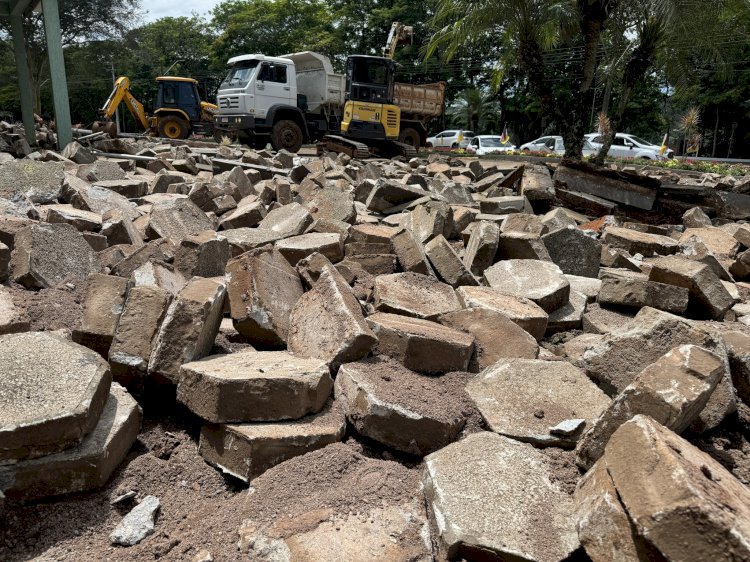 Obras de revitalização da Praça das Bandeiras tem início