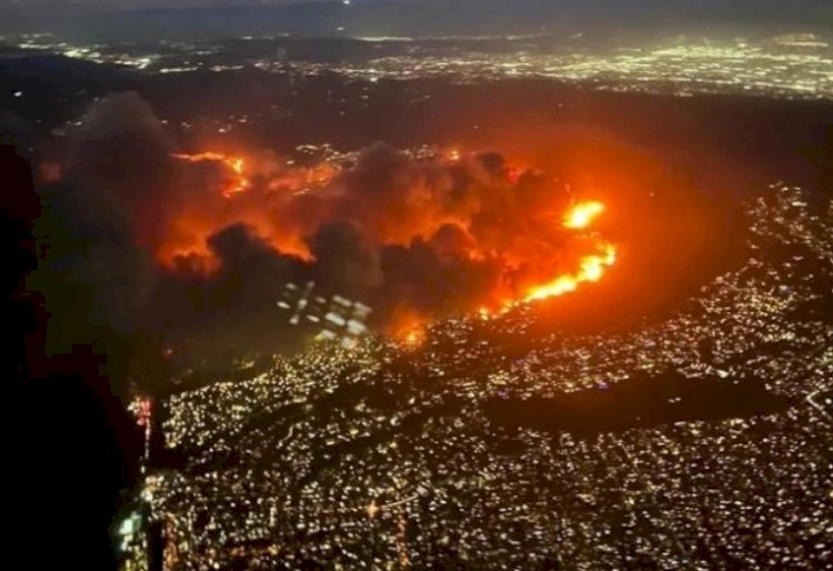 Incêndios florestais em Los Angeles deixam ao menos 2 mortos e 70 mil sob ordem de retirada