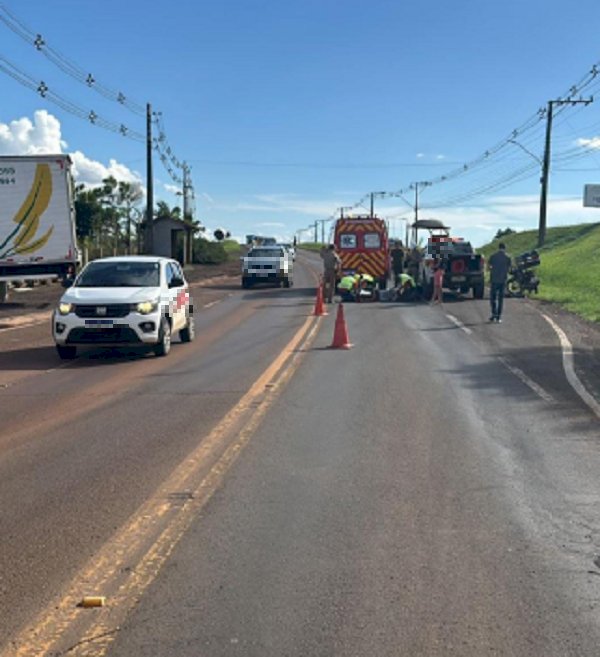 Motociclista sofre fratura exposta após colisão com caminhão na SC-163