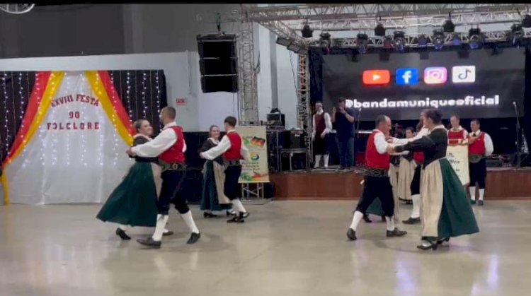 Grupo de danças de Itapiranga participa de evento cultural