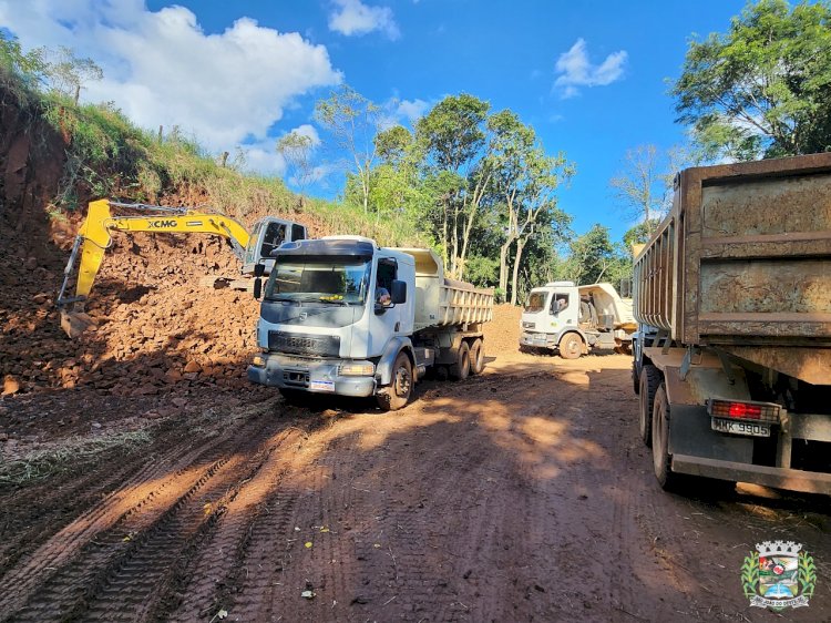 Obras inicia alargamento de estrada entre La. Cristo Rei e La. Vale Pio
