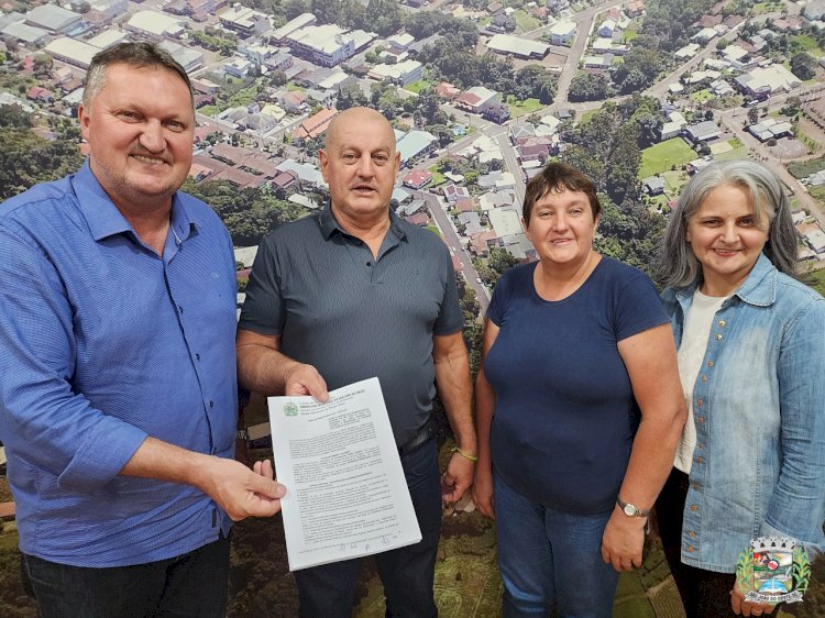 Prefeitura de São João do Oeste celebra termo de fomento com o Clube do Cavalo